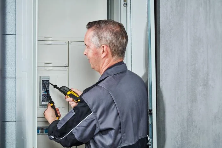 Amprobe 2100-Gamma PRO Two Pole Tester with Test Probe Extender Set