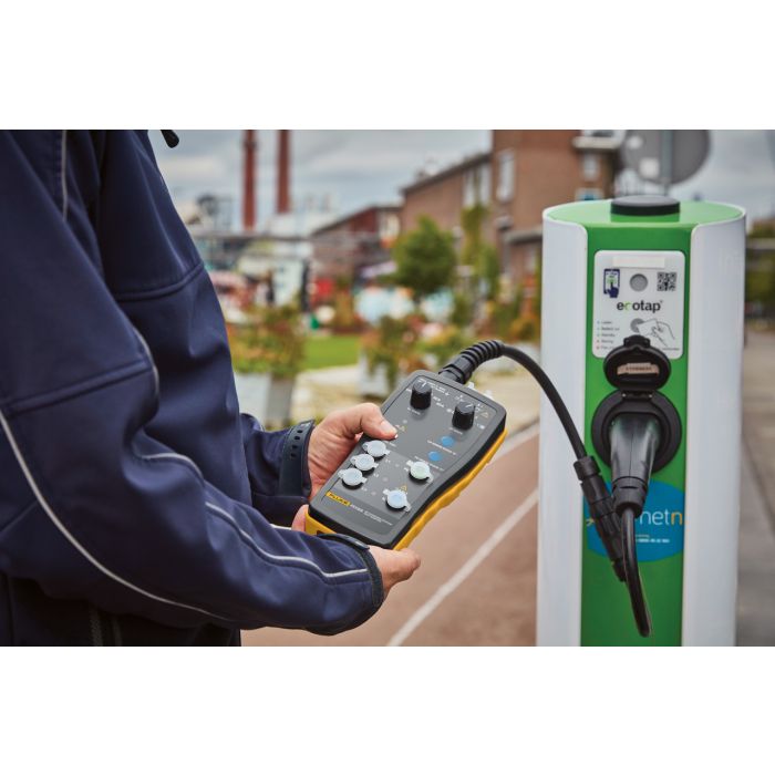 Fluke FEV300 EV Charging Station Adapter with Type 1 and 2 Connectors 5347993